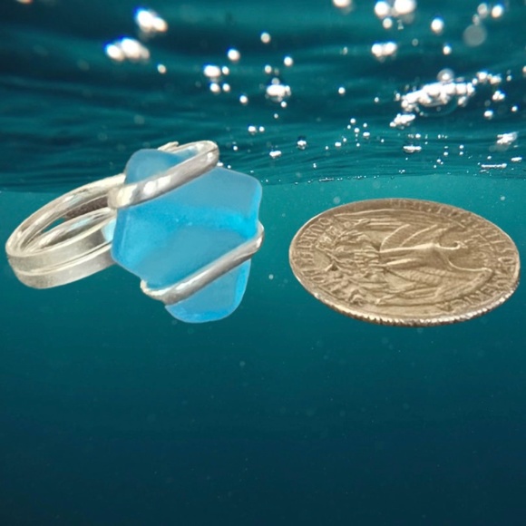 Aqua Blue Pompano Beach Glass Freeform Adjustable Ring - Picture 3 of 5